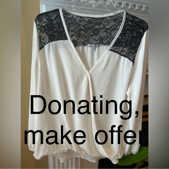 Donating 10/24 Like new! Charlotte Russe Sz L gorgeous top❣️ - Picture 2 of 10